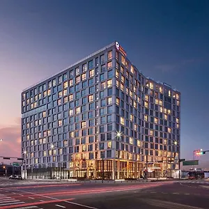 ホテル Ramada Encore By Wyndham River