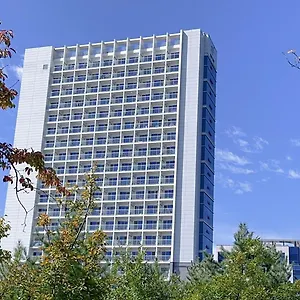 Shine Airport アパートホテル