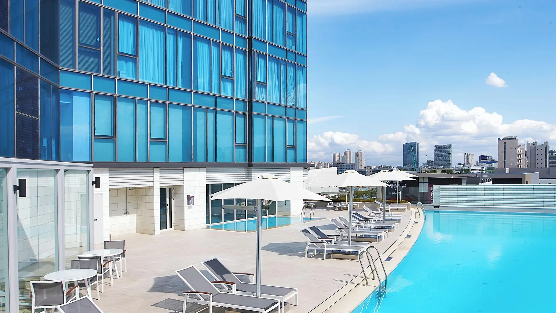 Orakai Songdo Park Hotel, BW Premier Collection Incheon 4*,